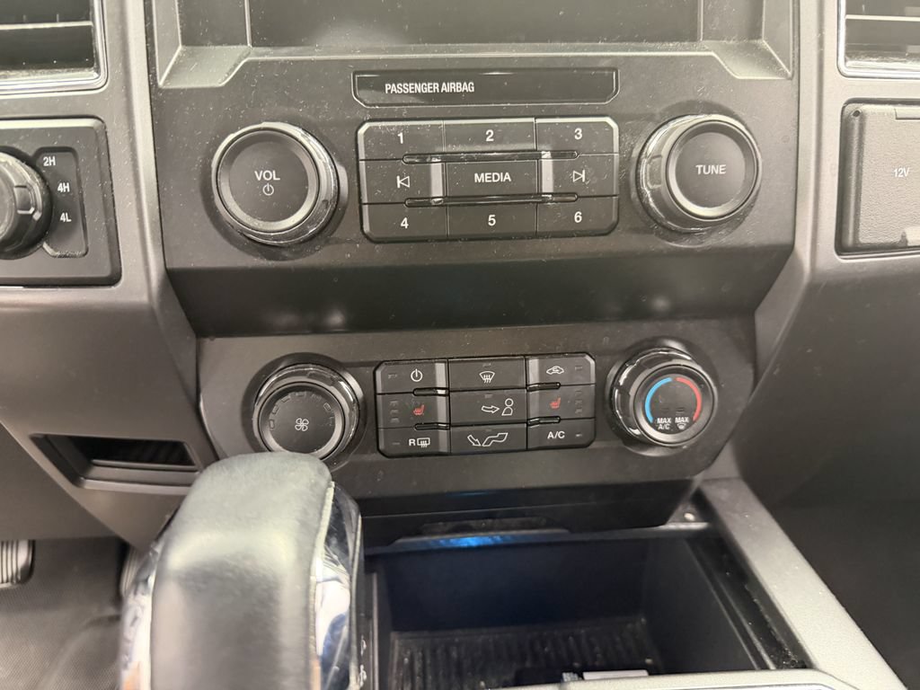 Used 2019 Ford F150 XLT w/ Equipment Group 302A Luxury AWD/4WD image 29