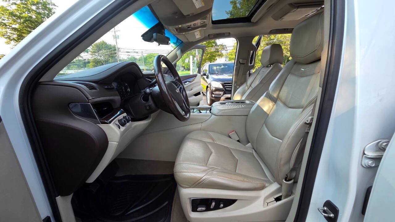 Used 2017 Cadillac Escalade Luxury AWD/4WD image 33