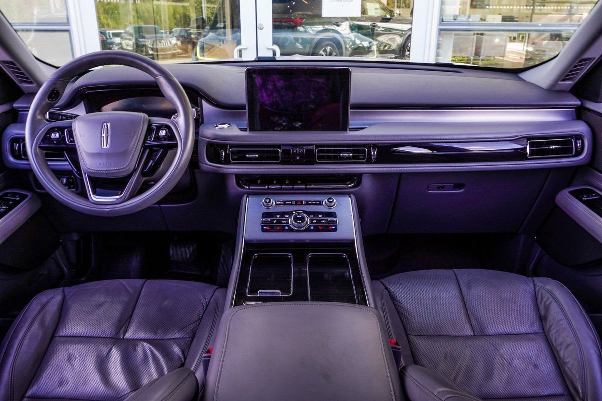 Used 2020 Lincoln Aviator Reserve w/ Equipment Group 201A image 14