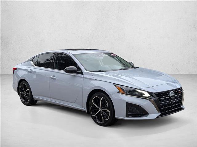 Used 2023 Nissan Altima 2.5 SR w/ SR Premium Package video 3