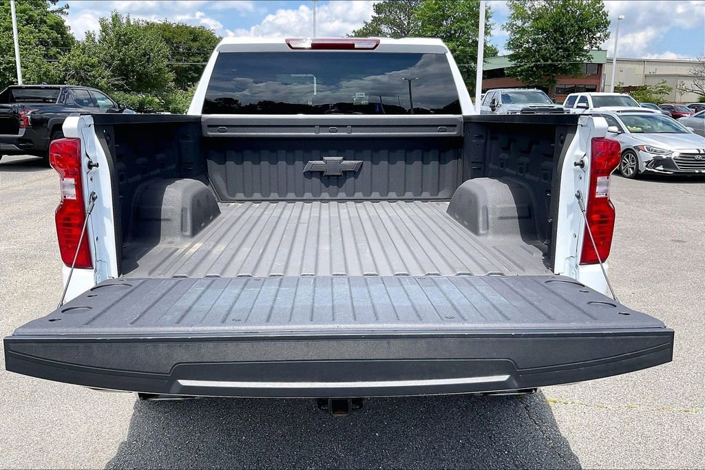 Used 2025 Chevrolet Silverado 1500 Custom Trail Boss w/ LPO, Dark Essentials Package AWD/4WD image 17