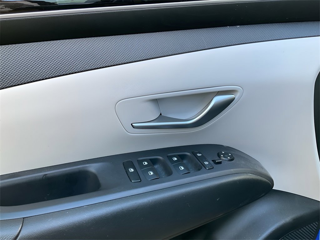 Certified 2024 Hyundai Tucson SE image 17