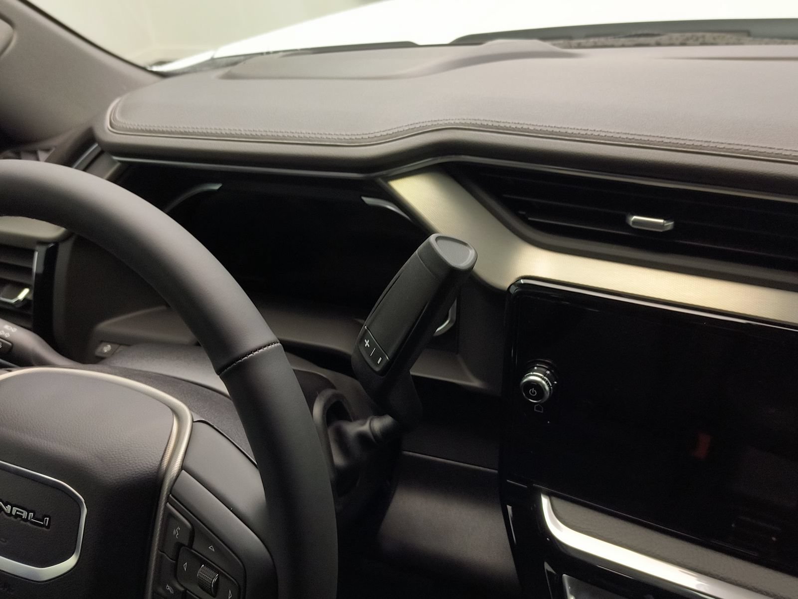 New 2026 GMC Sierra 2500 Denali w/ Denali Reserve Package AWD/4WD image 23