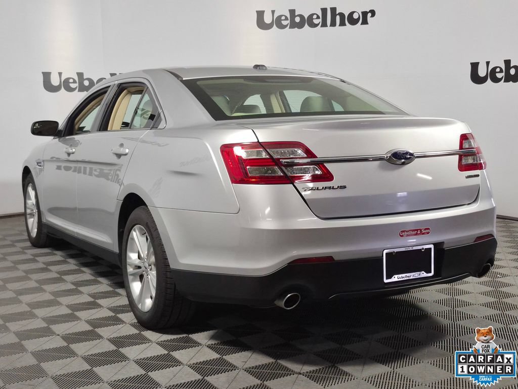 Used 2018 Ford Taurus SE FWD image 5