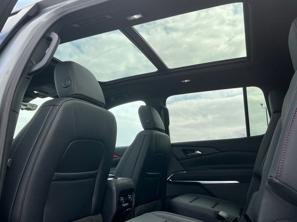 New 2026 Chevrolet Traverse Z71 w/ Driver Confidence Package image 18