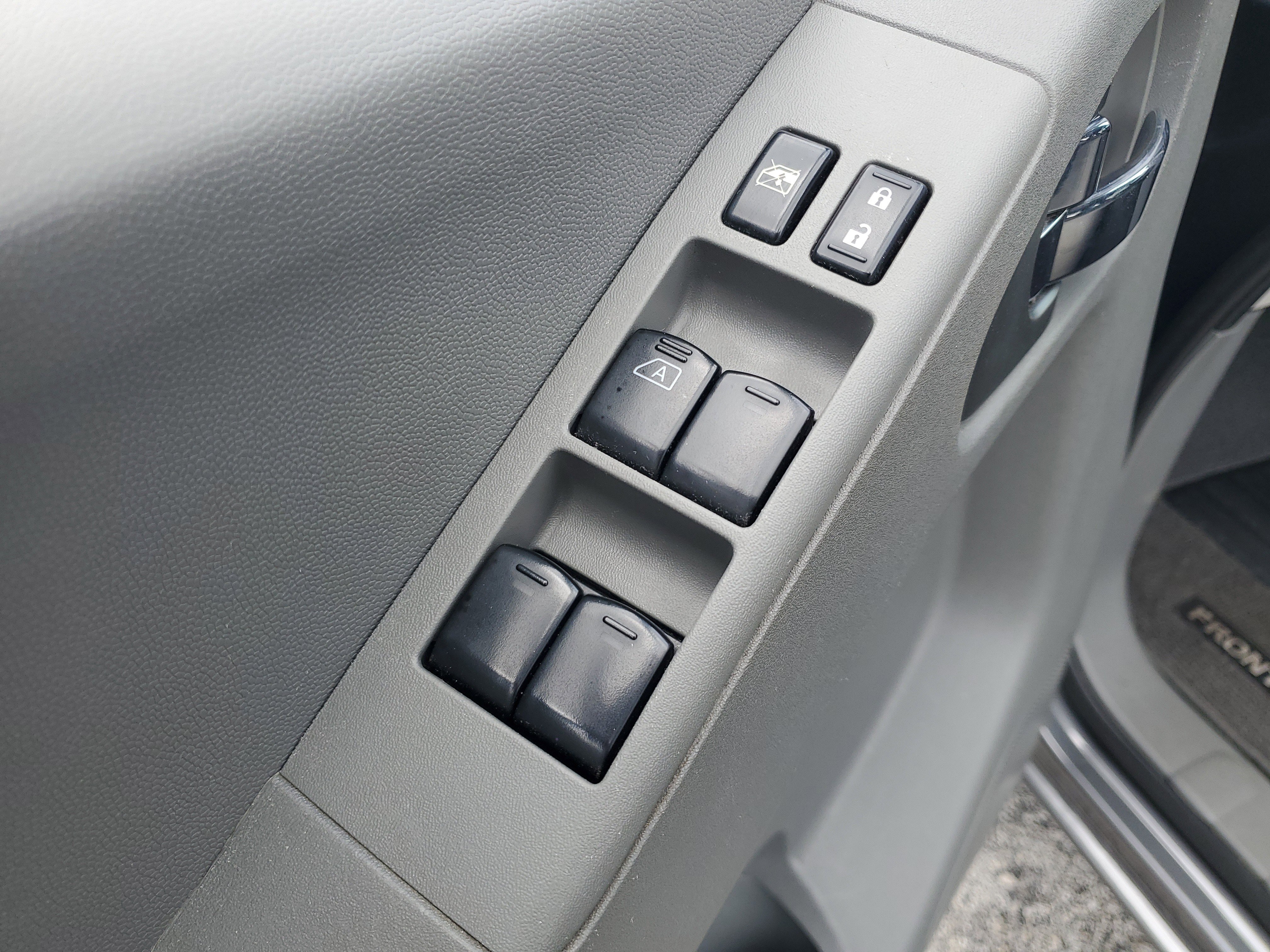 Certified 2021 Nissan Frontier SV RWD image 9