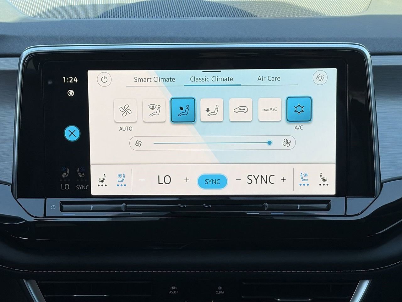 New 2026 Volkswagen Atlas Cross Sport SE AWD/4WD image 23