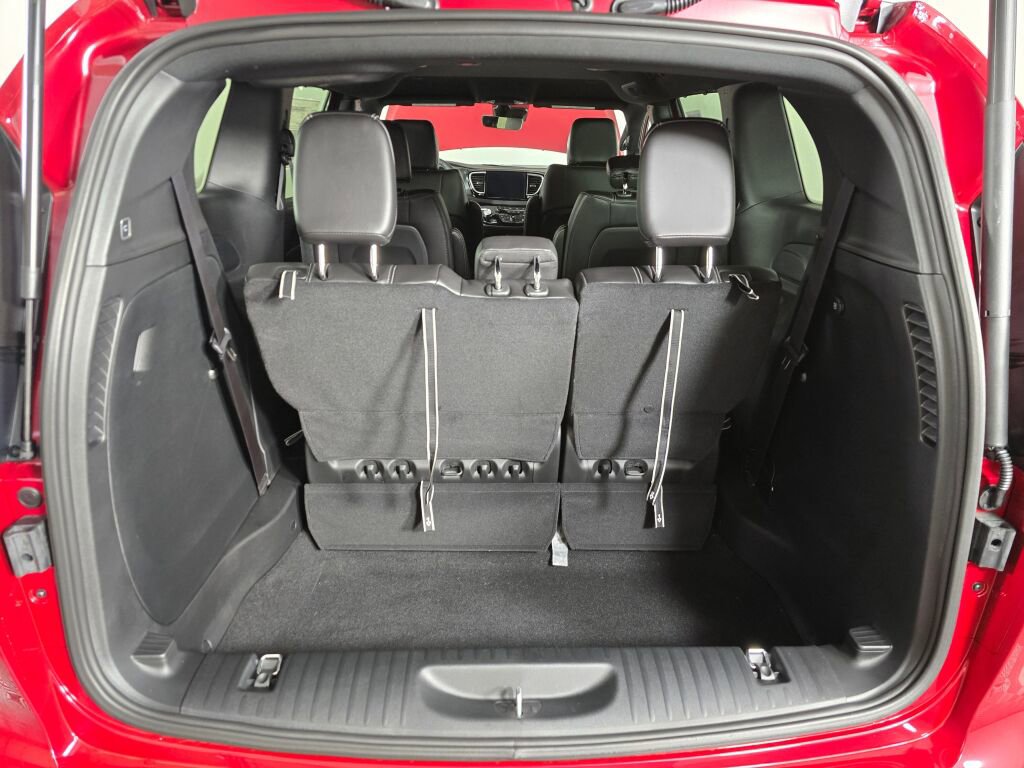 New 2026 Chrysler Voyager LX FWD image 15