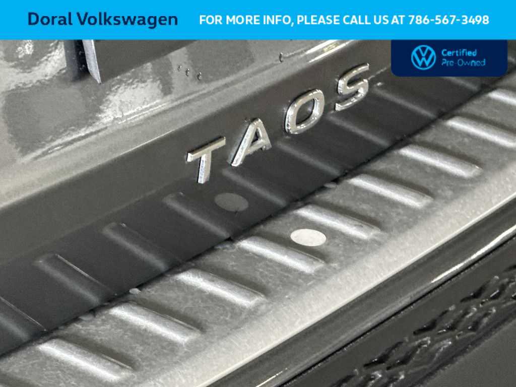 Certified 2024 Volkswagen Taos SE FWD image 10