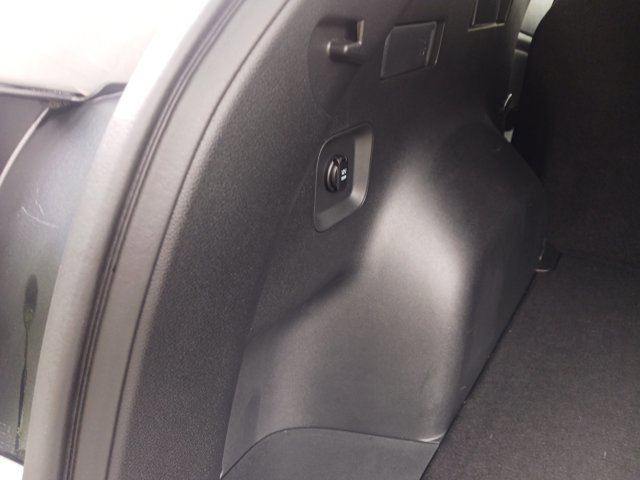 Used 2025 Kia Sportage SX image 31