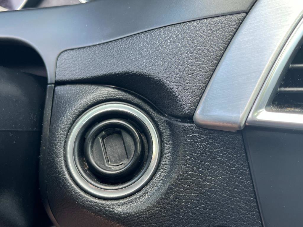 Used 2014 Mercedes-Benz C 300 Sport image 31