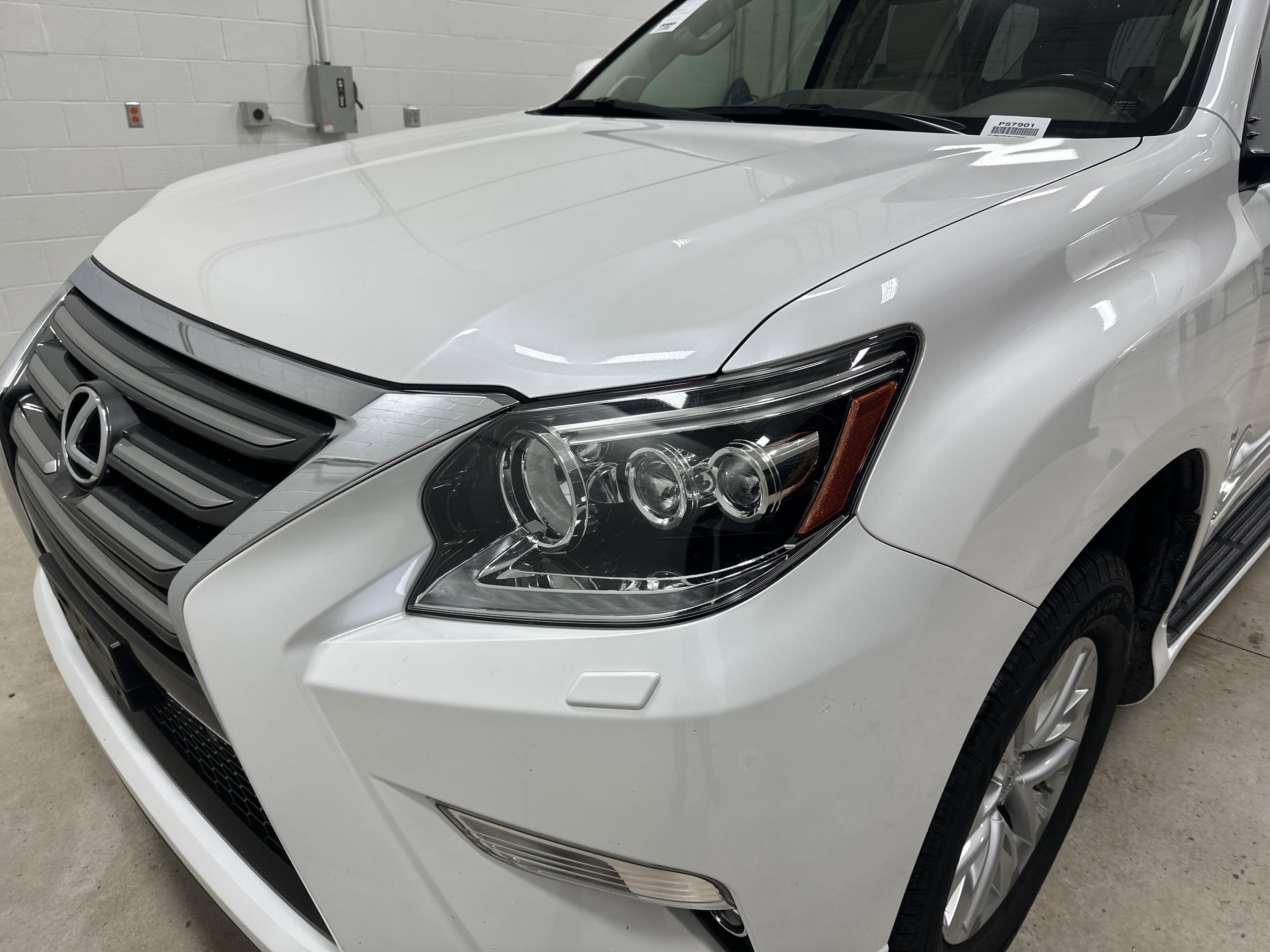Used 2019 Lexus GX 460 Premium w/ Premium Package AWD/4WD image 6