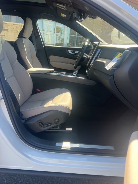 New 2026 Volvo XC60 T8 Plus w/ Climate Package PRO AWD/4WD image 33