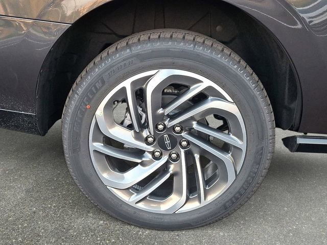 New 2025 Lincoln Navigator Reserve image 9