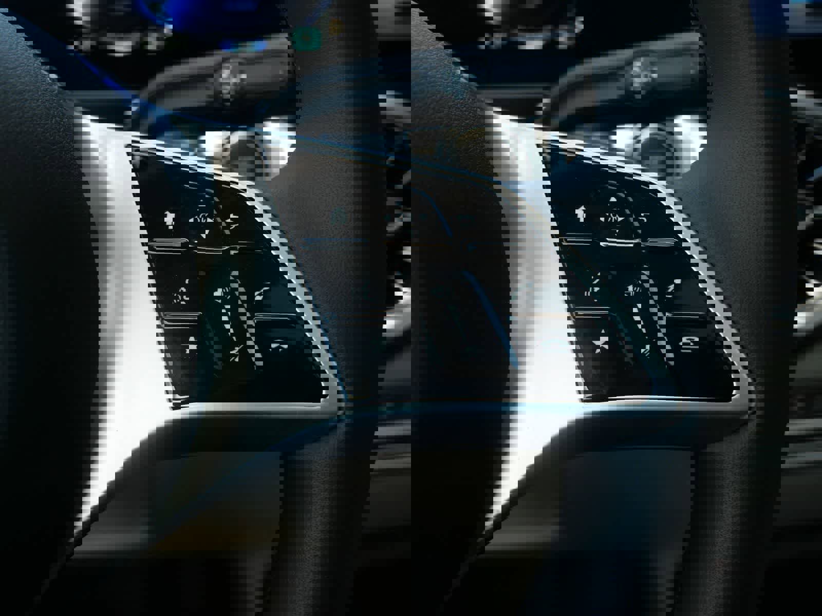 Used 2025 Mercedes-Benz EQB 300 4MATIC image 22