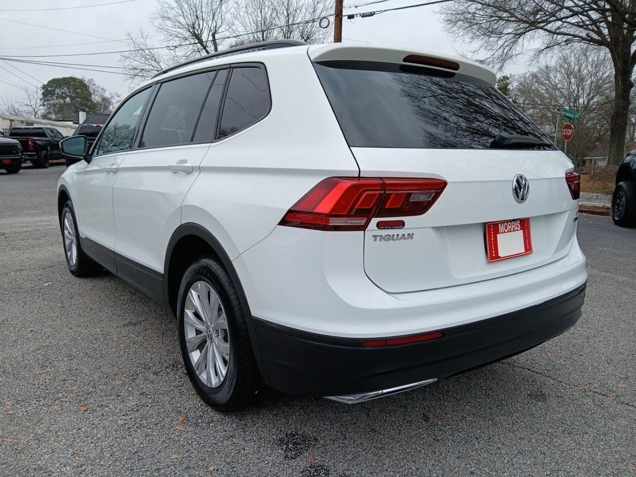 Used 2018 Volkswagen Tiguan S w/ 3rd Row Seat Package AWD/4WD image 9