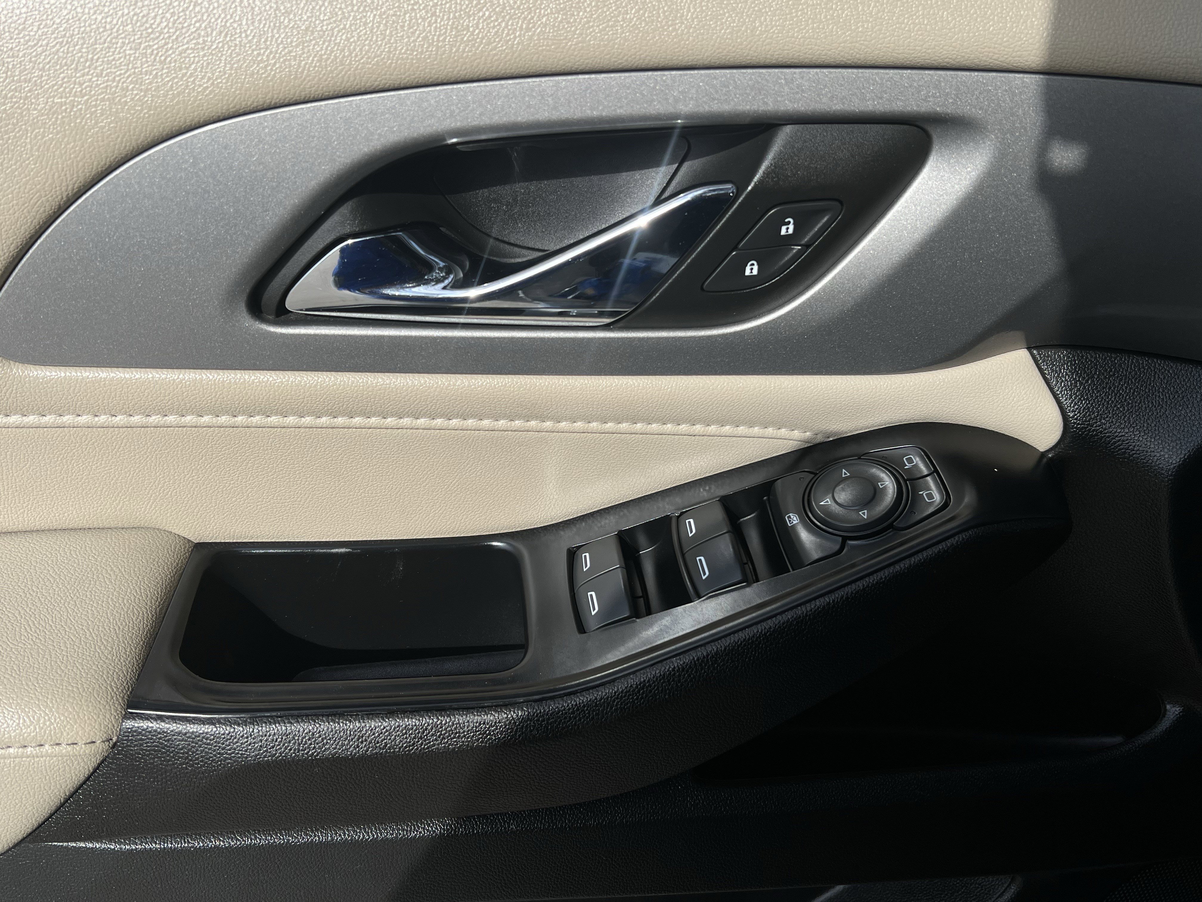 Used 2023 Chevrolet Traverse LS w/ LPO, Cargo Package image 24