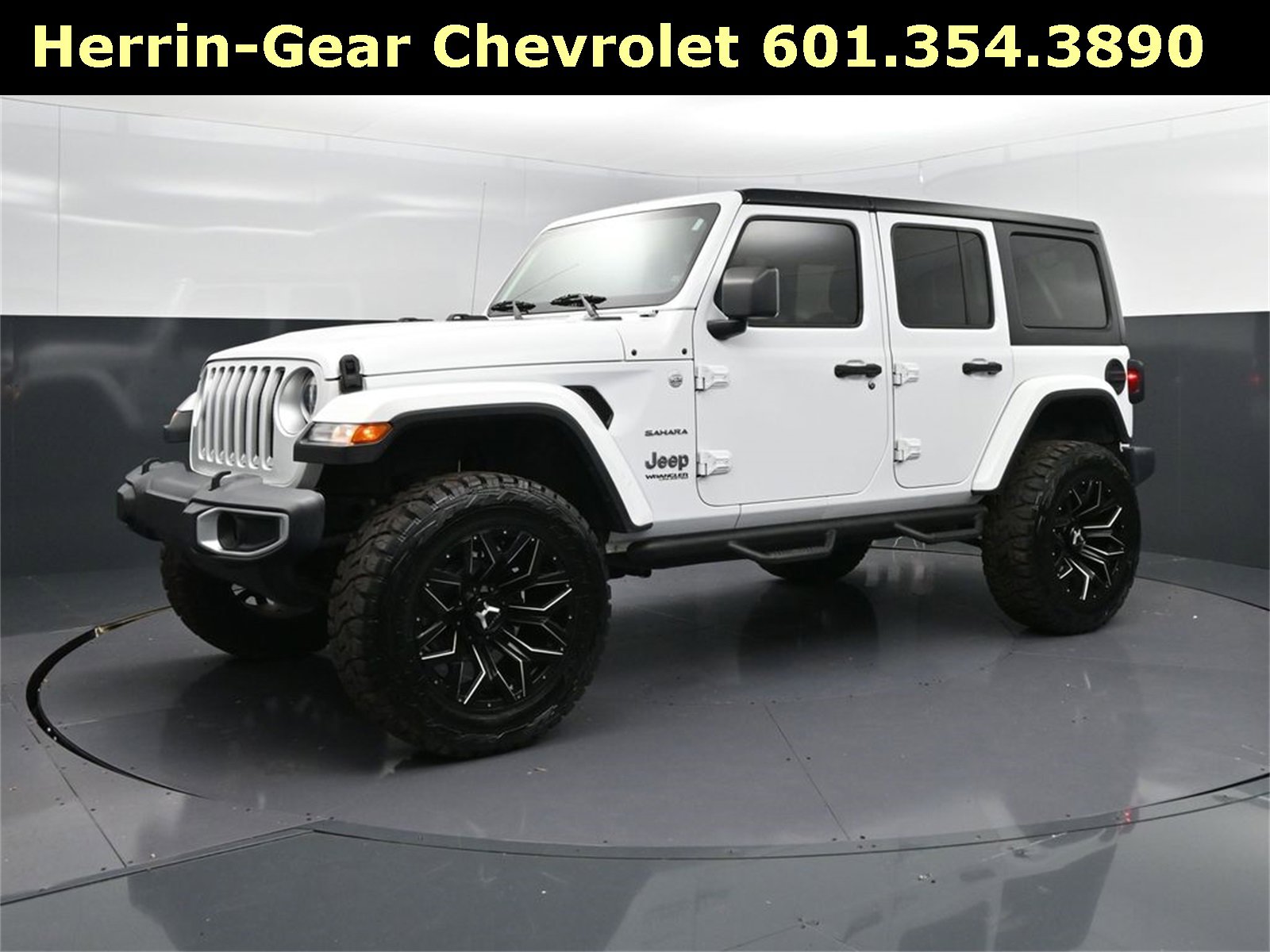 Used 2019 Jeep Wrangler Unlimited Sahara image 3