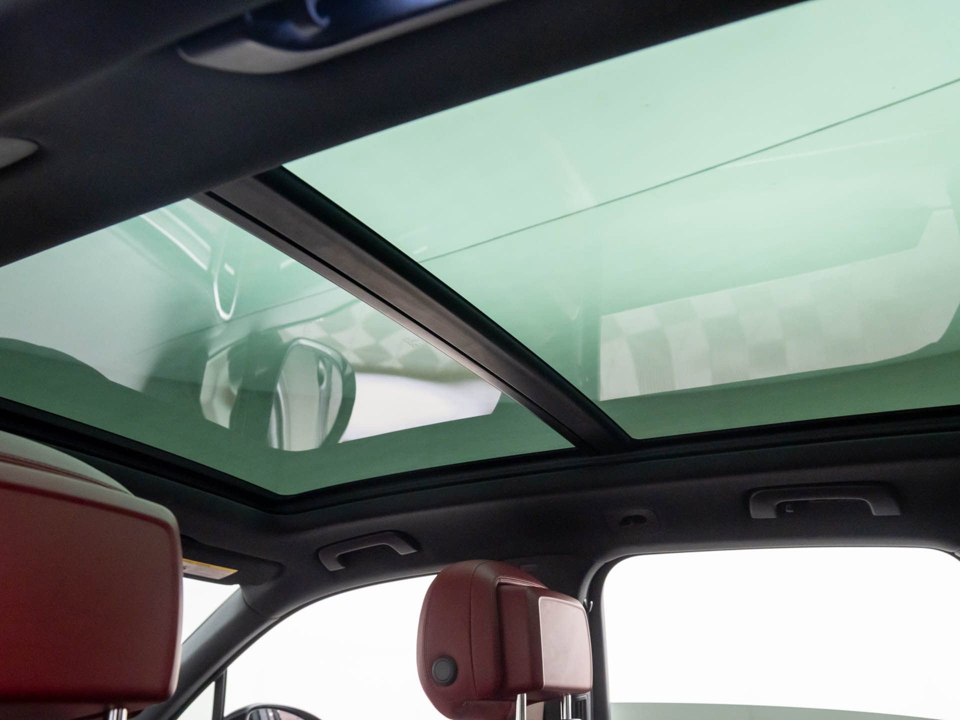 Certified 2023 Porsche Cayenne Platinum Edition image 18