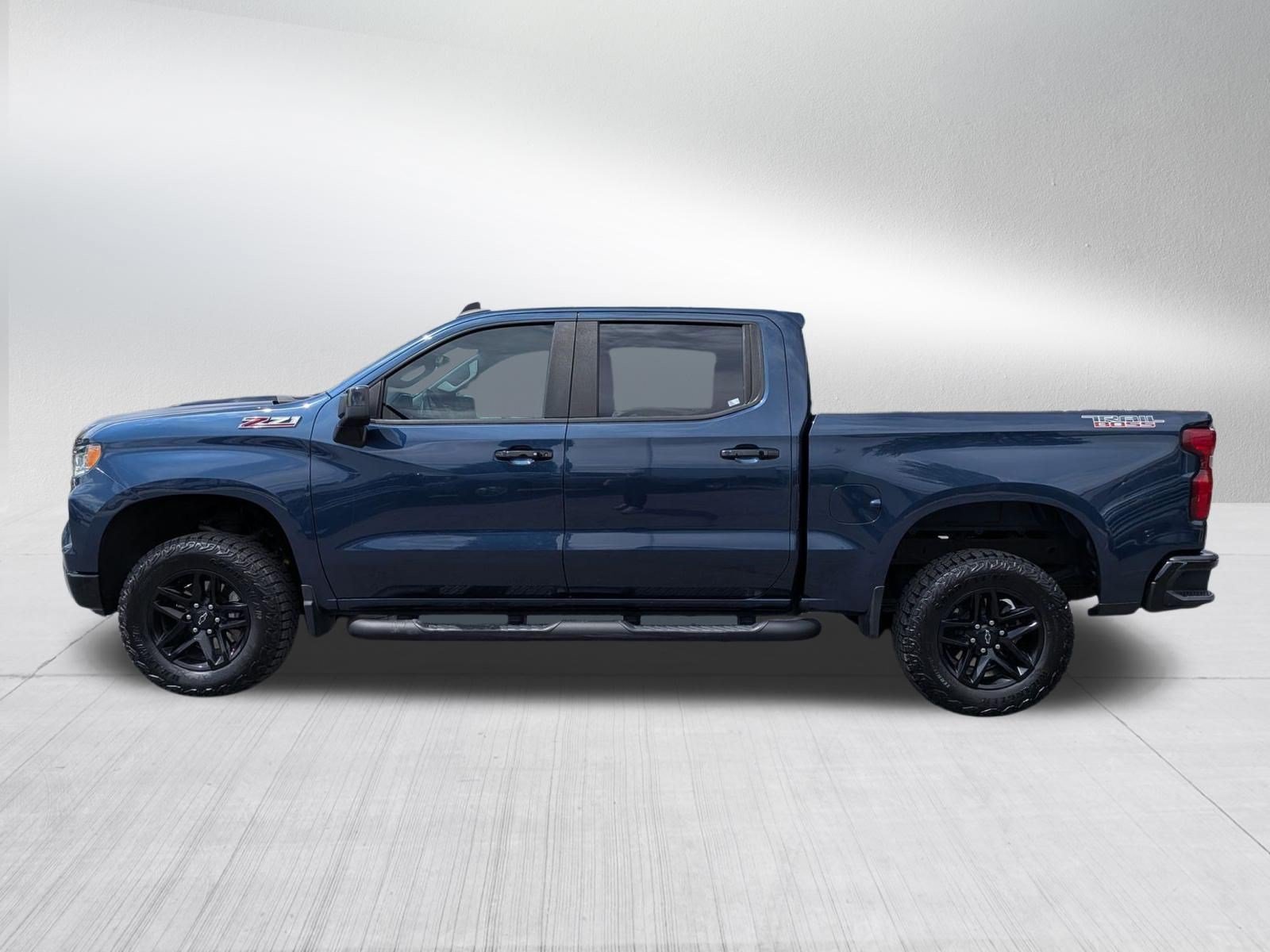 Used 2023 Chevrolet Silverado 1500 LT Trail Boss AWD/4WD image 2