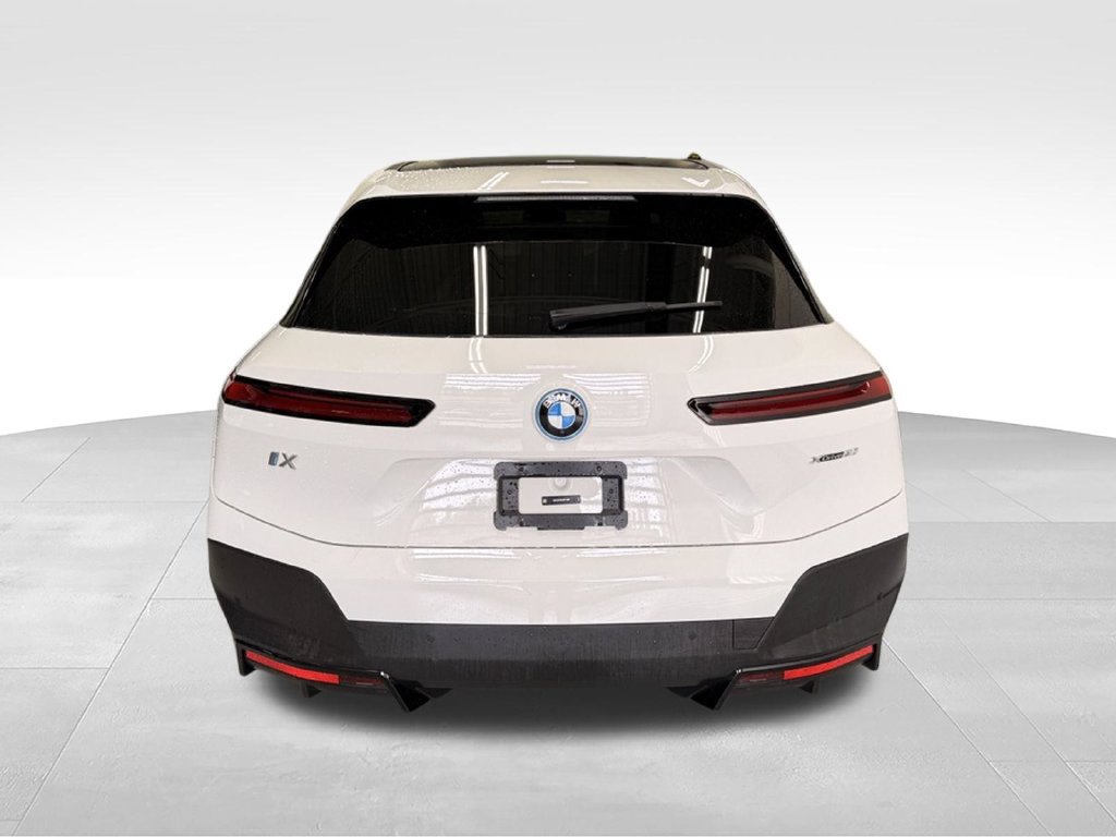 Used 2024 BMW iX xDrive50 AWD/4WD image 4