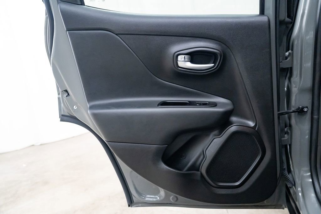 Used 2022 Jeep Renegade Altitude w/ Convenience Group image 24