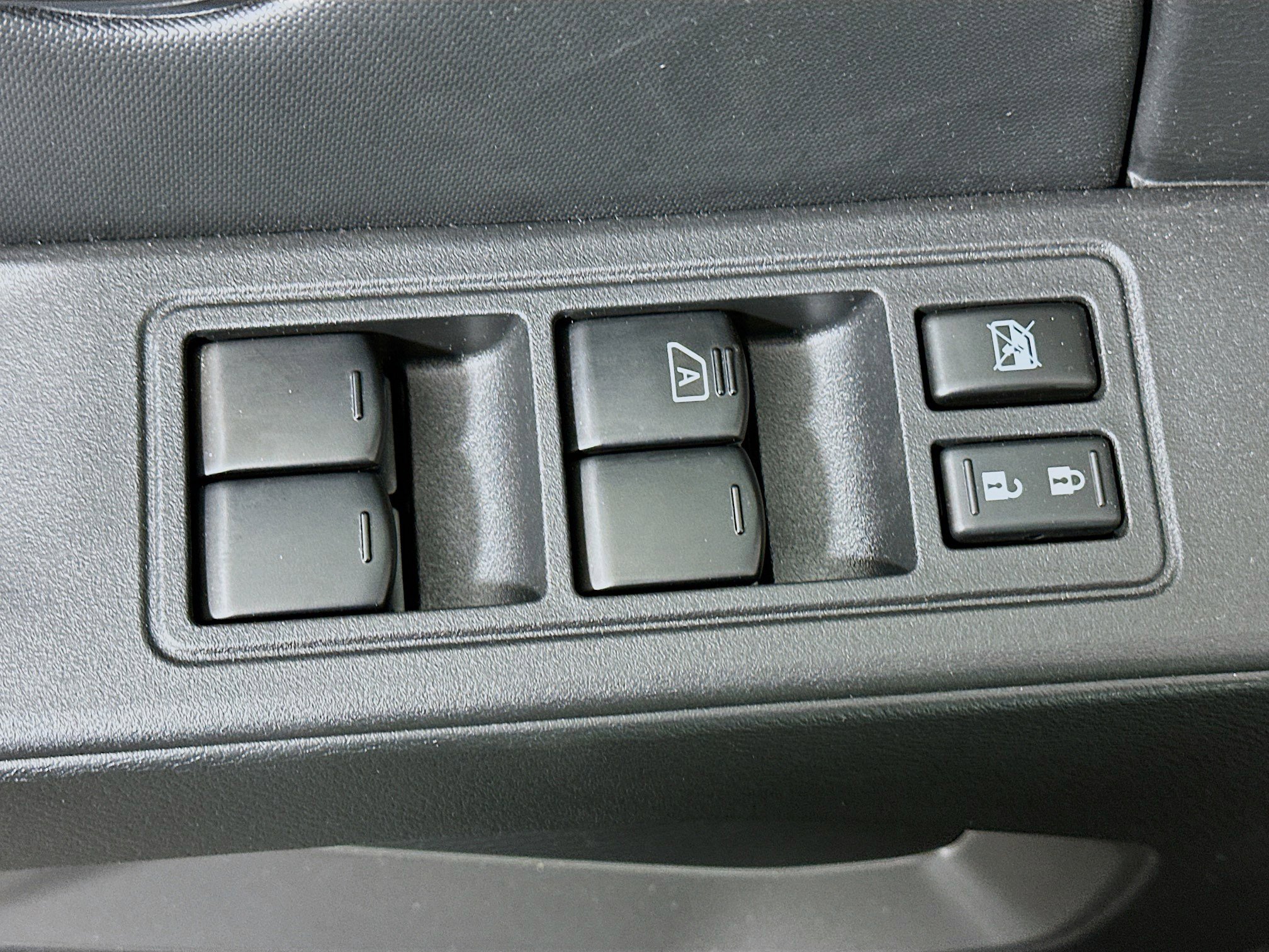 Used 2024 Nissan Frontier SV w/ SV Convenience Package image 15