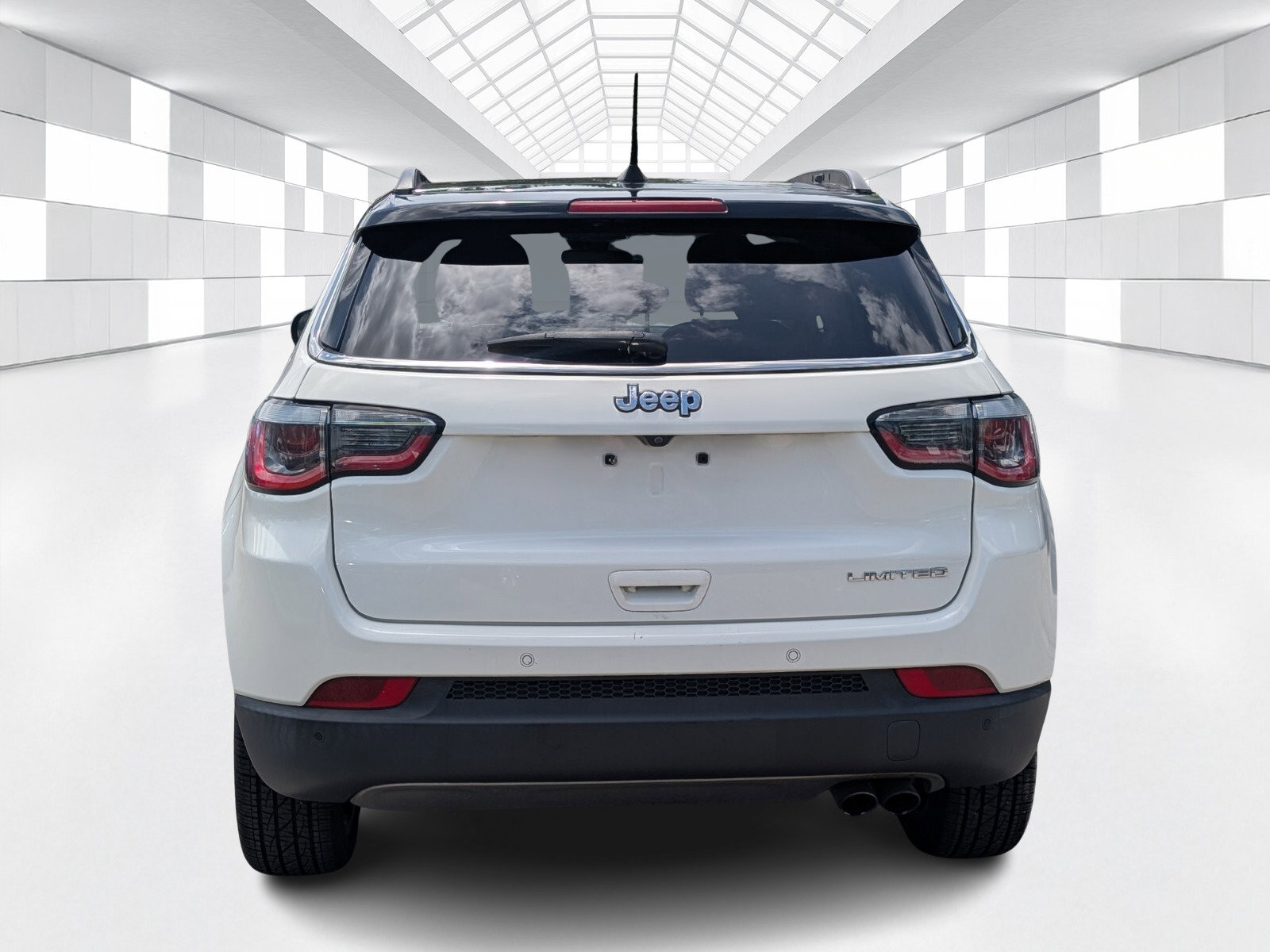 Used 2018 Jeep Compass Limited w/ Navigation Group FWD image 6