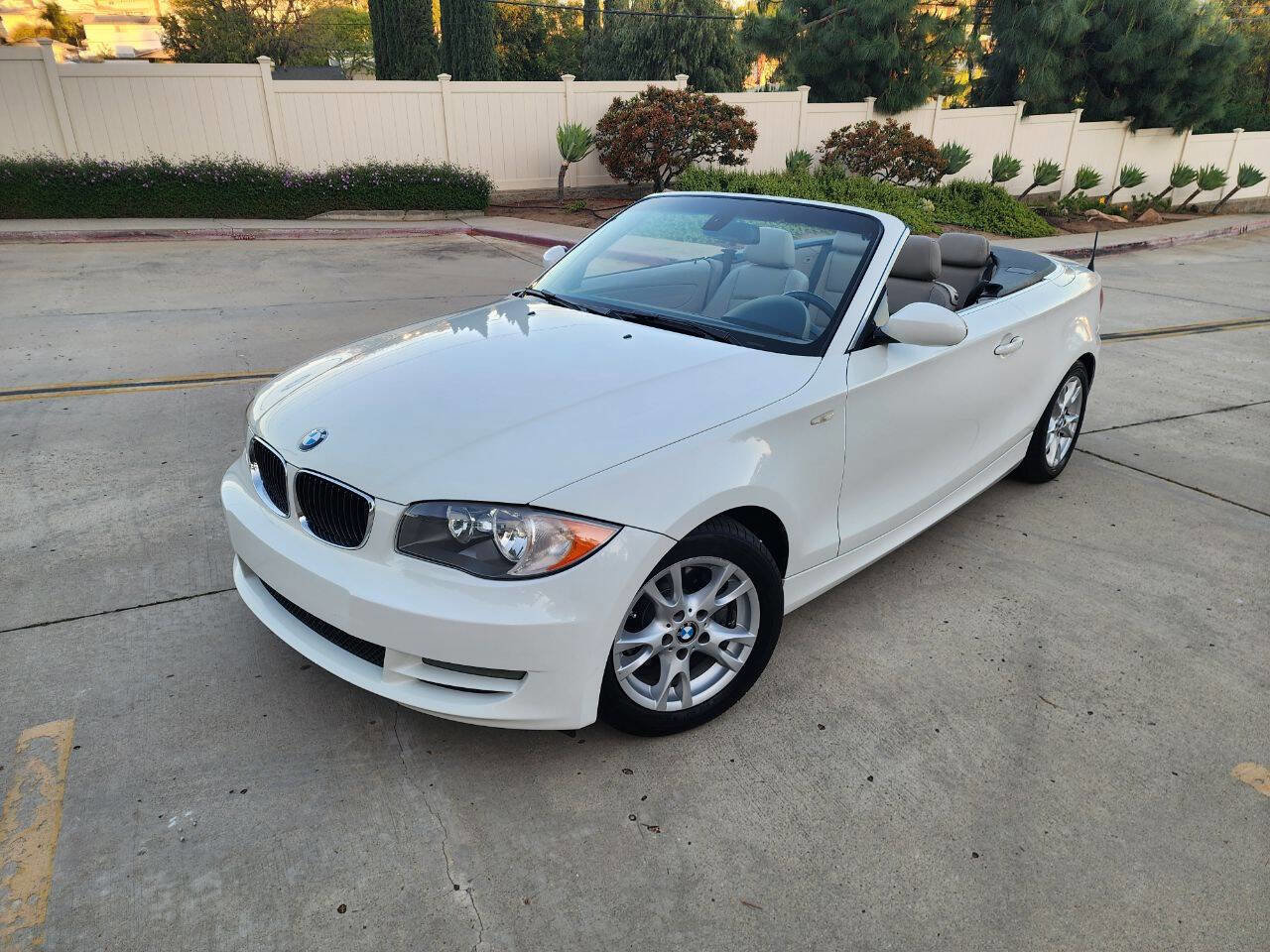 Used 2008 BMW 128i Convertible image 27