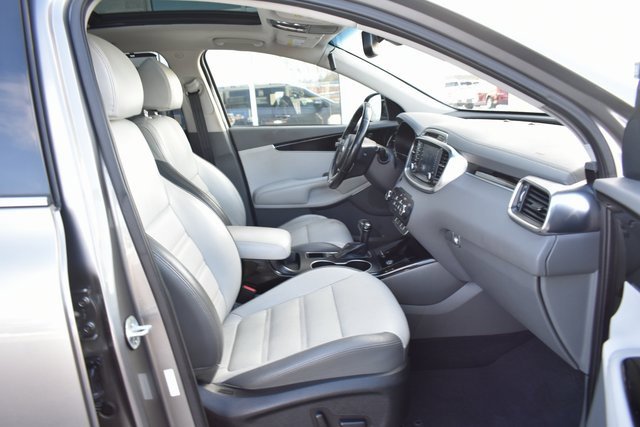 Used 2018 Kia Sorento SX image 49