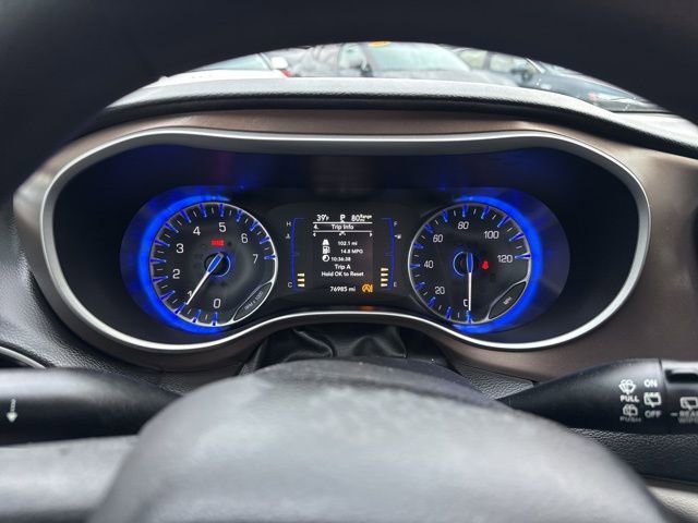 Used 2018 Chrysler Pacifica LX image 16