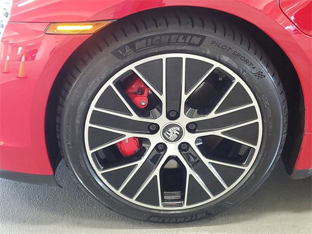 Used 2022 Porsche Taycan 4S image 9