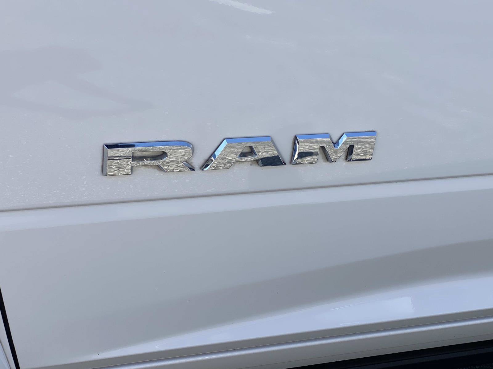 Used 2025 RAM 2500 Limited AWD/4WD image 16