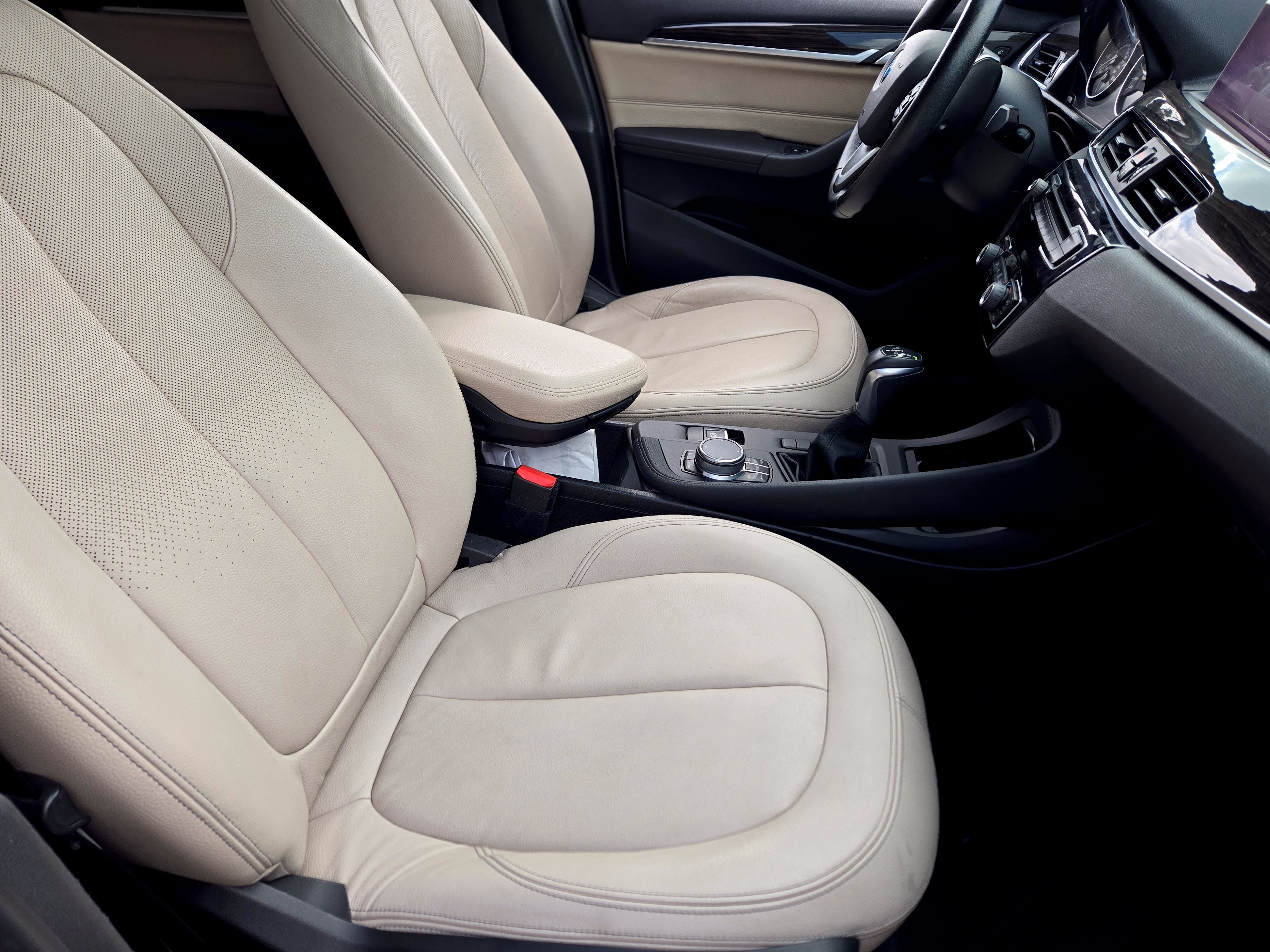 Used 2018 BMW X1 sDrive28i w/ Premium Package FWD image 12