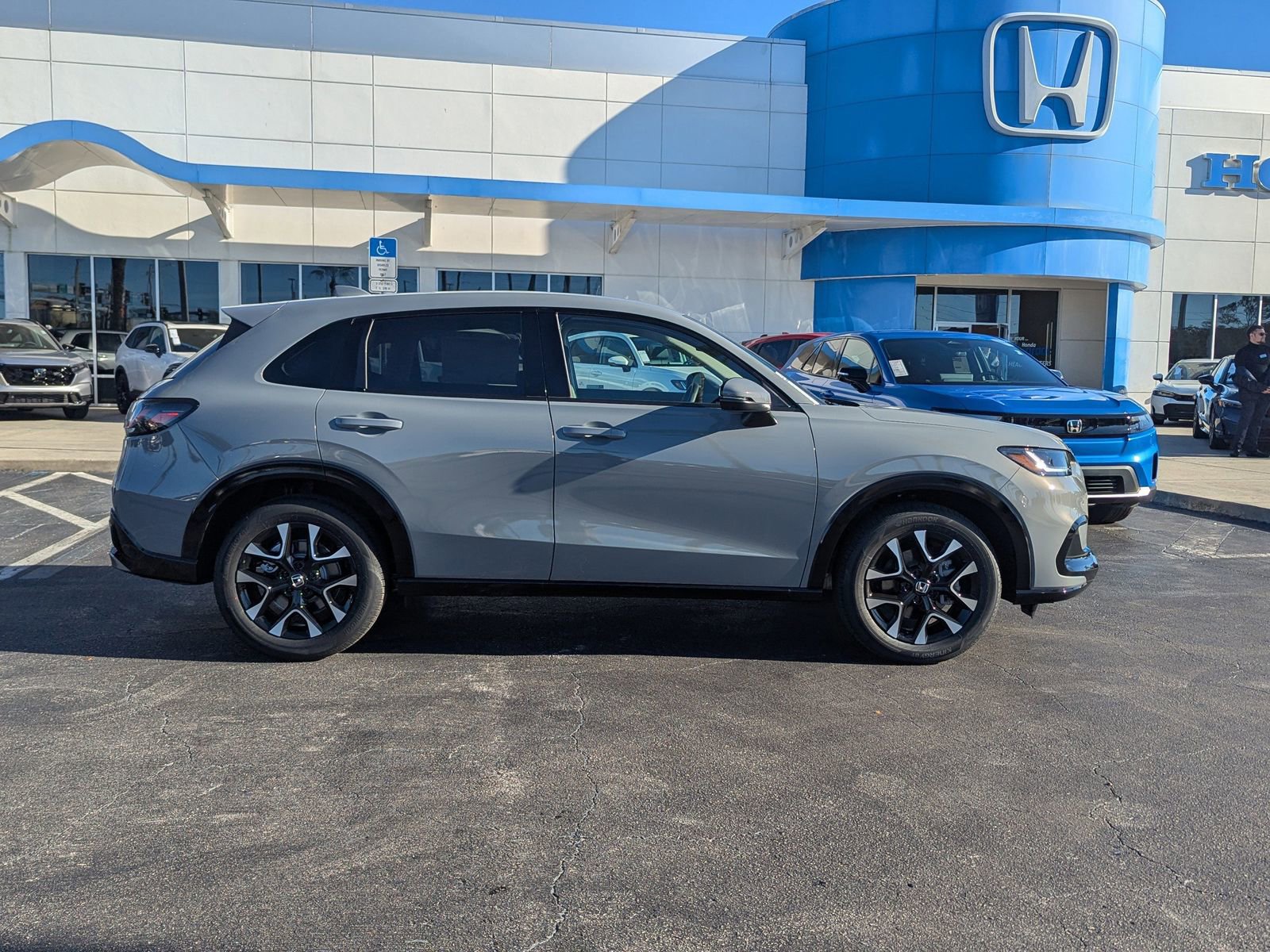New 2026 Honda HR-V EX-L image 4