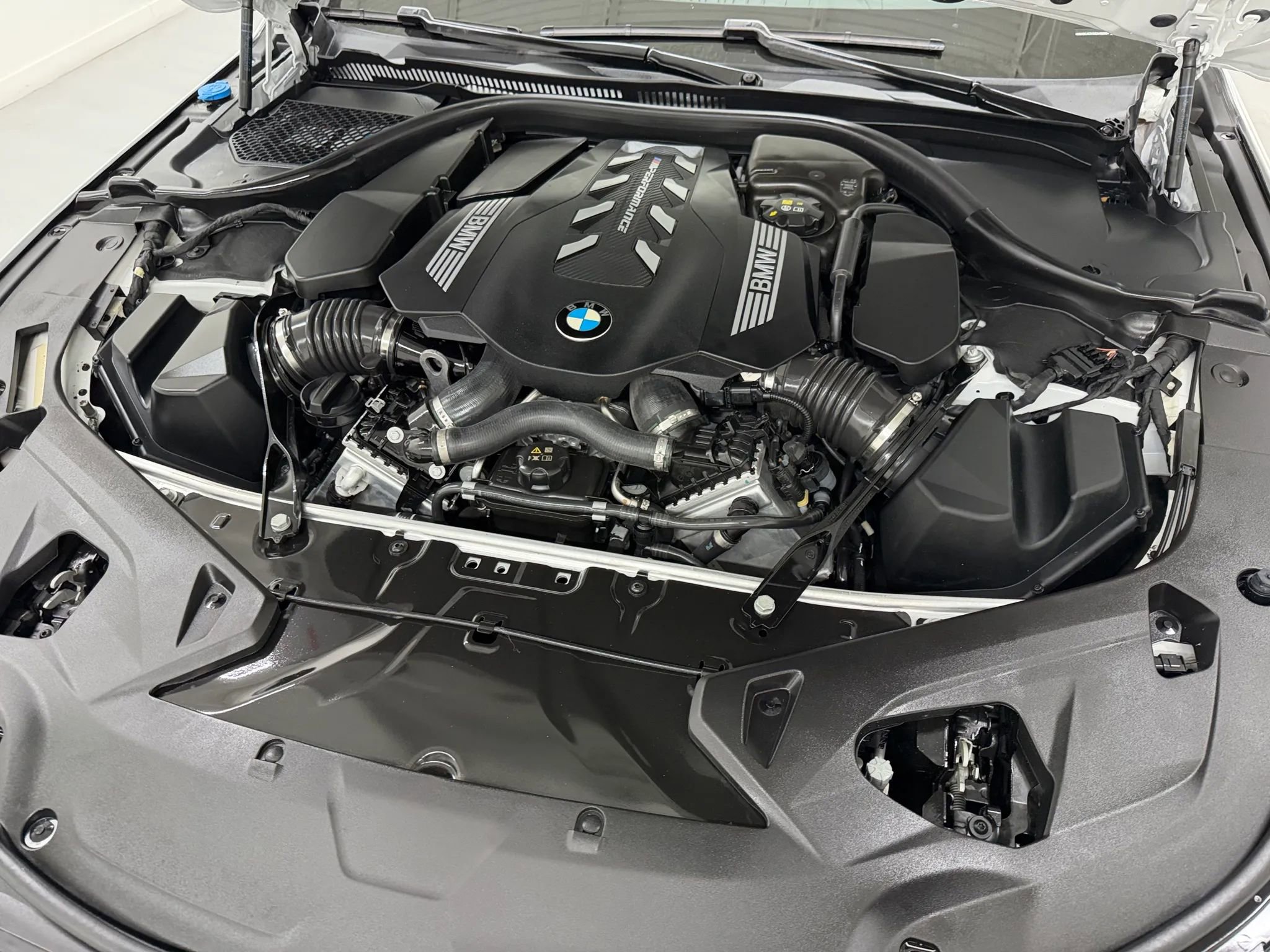 Used 2024 BMW M850i xDrive Coupe AWD/4WD image 45