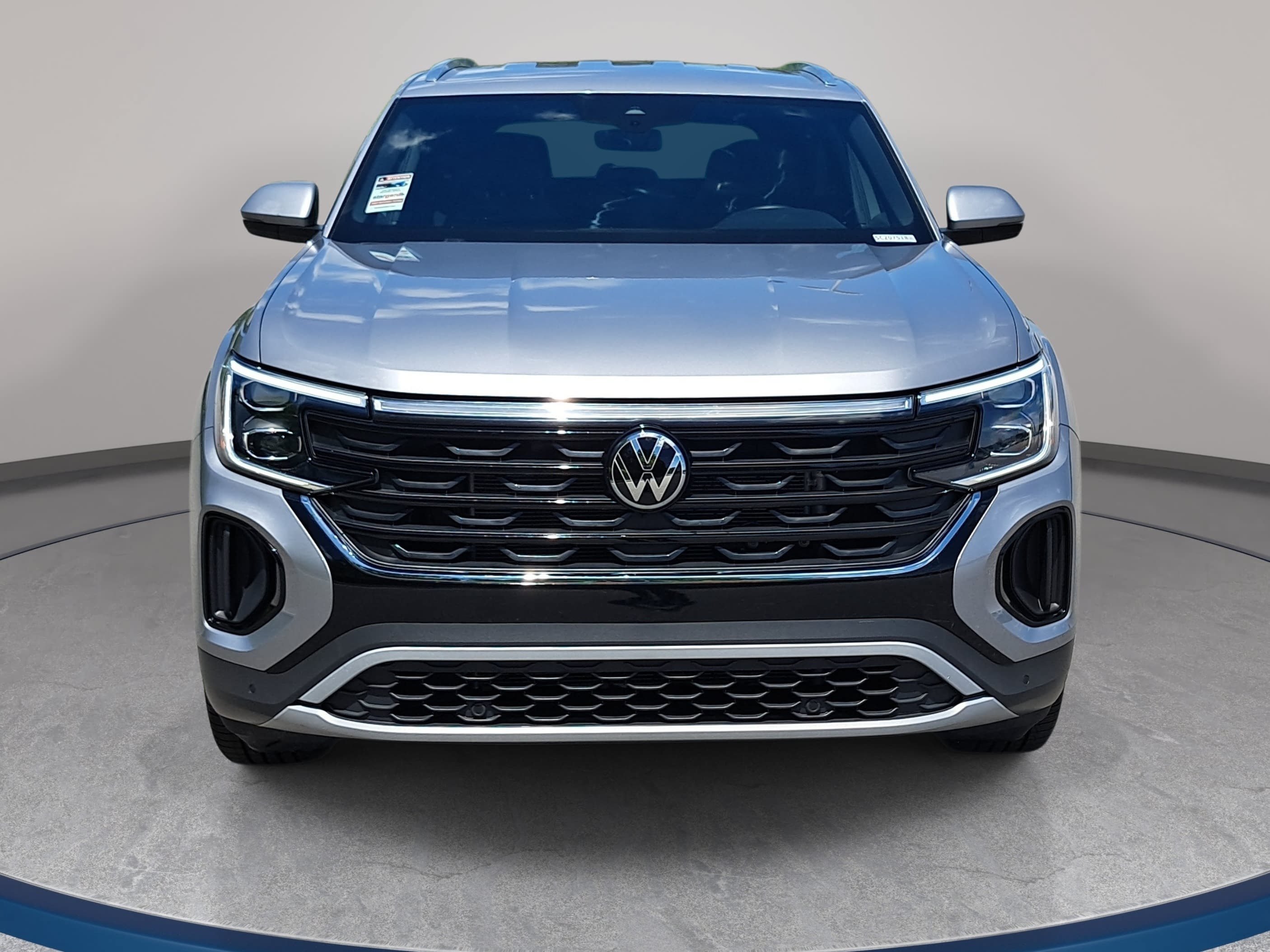 Used 2025 Volkswagen Atlas Cross Sport SE FWD image 2
