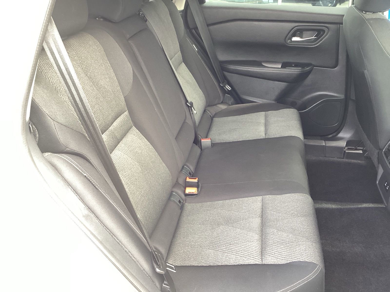 Used 2025 Nissan Rogue SV image 19