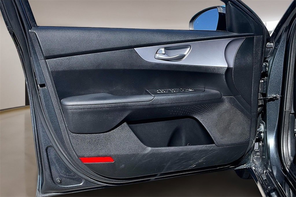 Used 2024 Kia Forte LXS w/ LXS Technology Package image 17