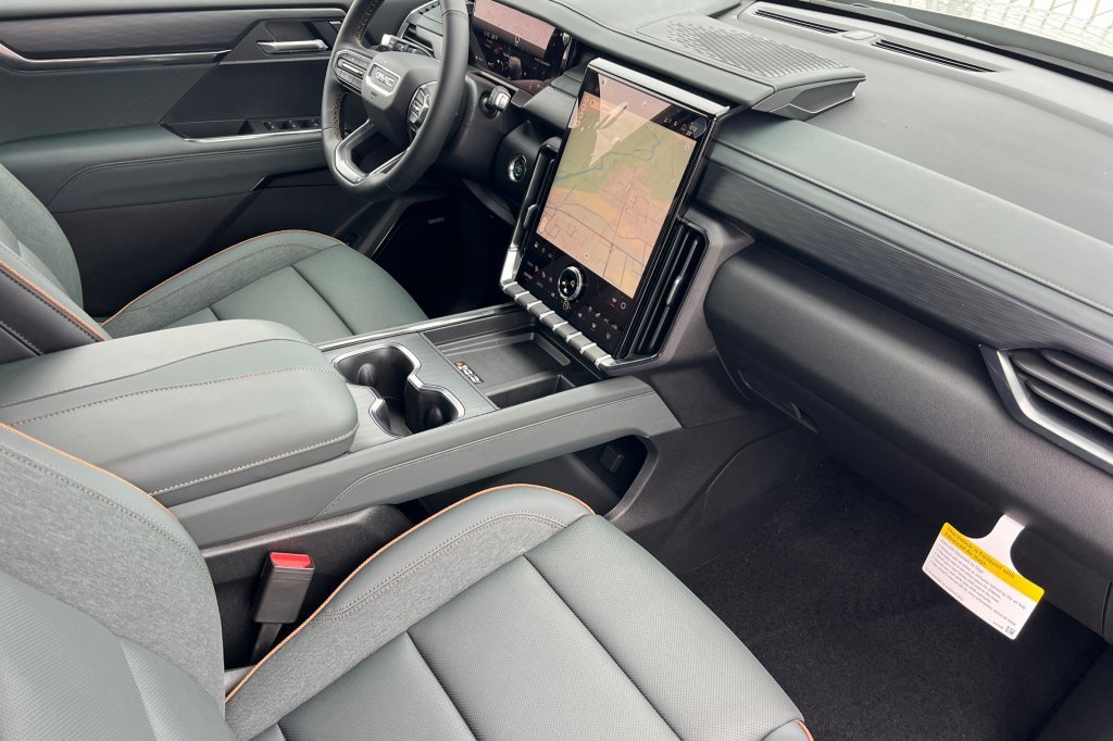 New 2026 GMC Acadia AT4 w/ Luxury Package image 14