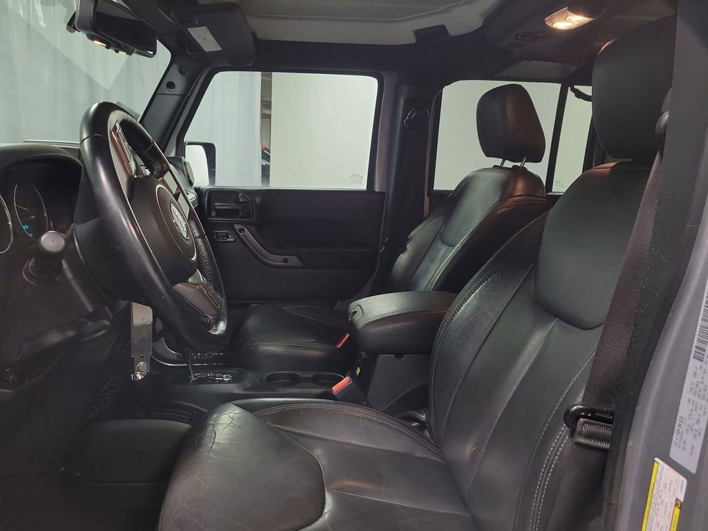 Used 2018 Jeep Wrangler Unlimited Sahara image 13
