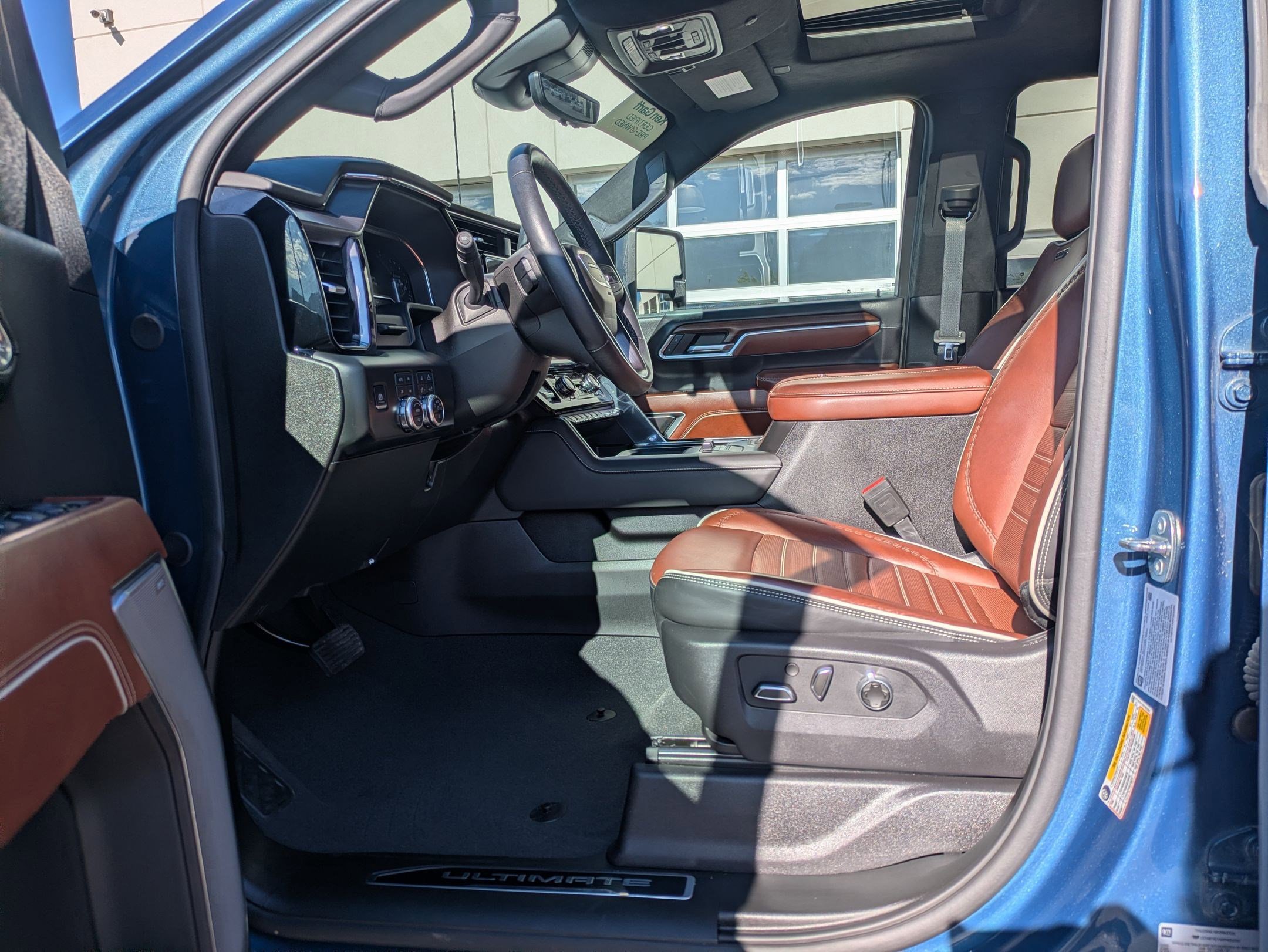 Used 2024 GMC Sierra 3500 Denali Ultimate AWD/4WD image 18