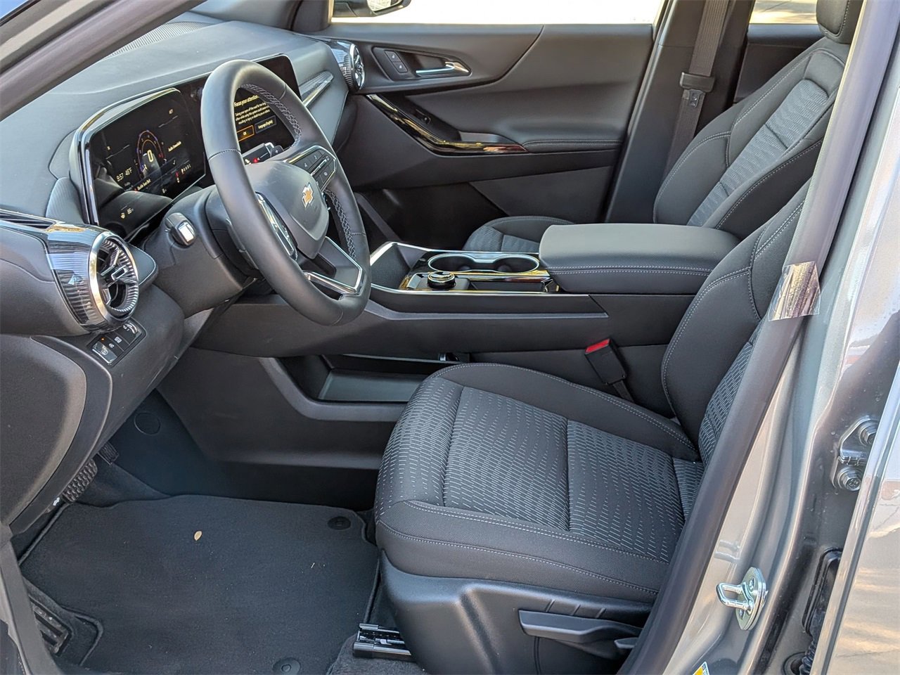 New 2026 Chevrolet Equinox LT image 18