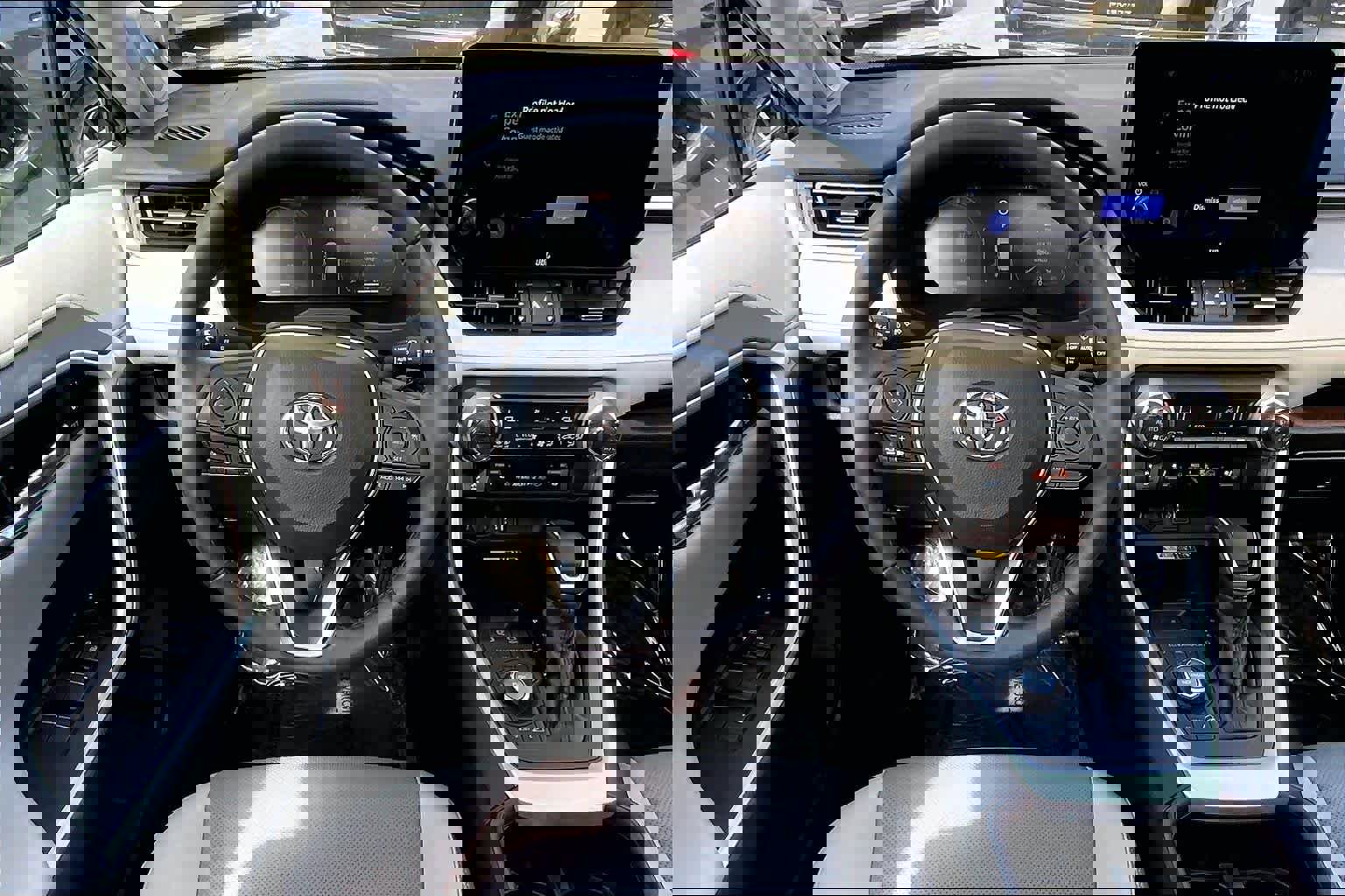 Used 2023 Toyota RAV4 Limited image 5