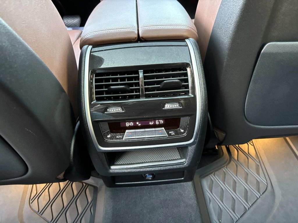 Used 2023 BMW X5 xDrive40i w/ Premium Package image 32