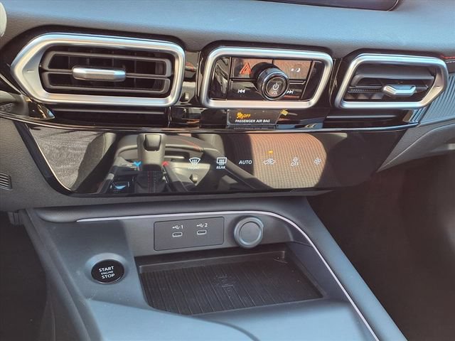 New 2026 Nissan Sentra SR w/ Floor Mat Package FWD image 16