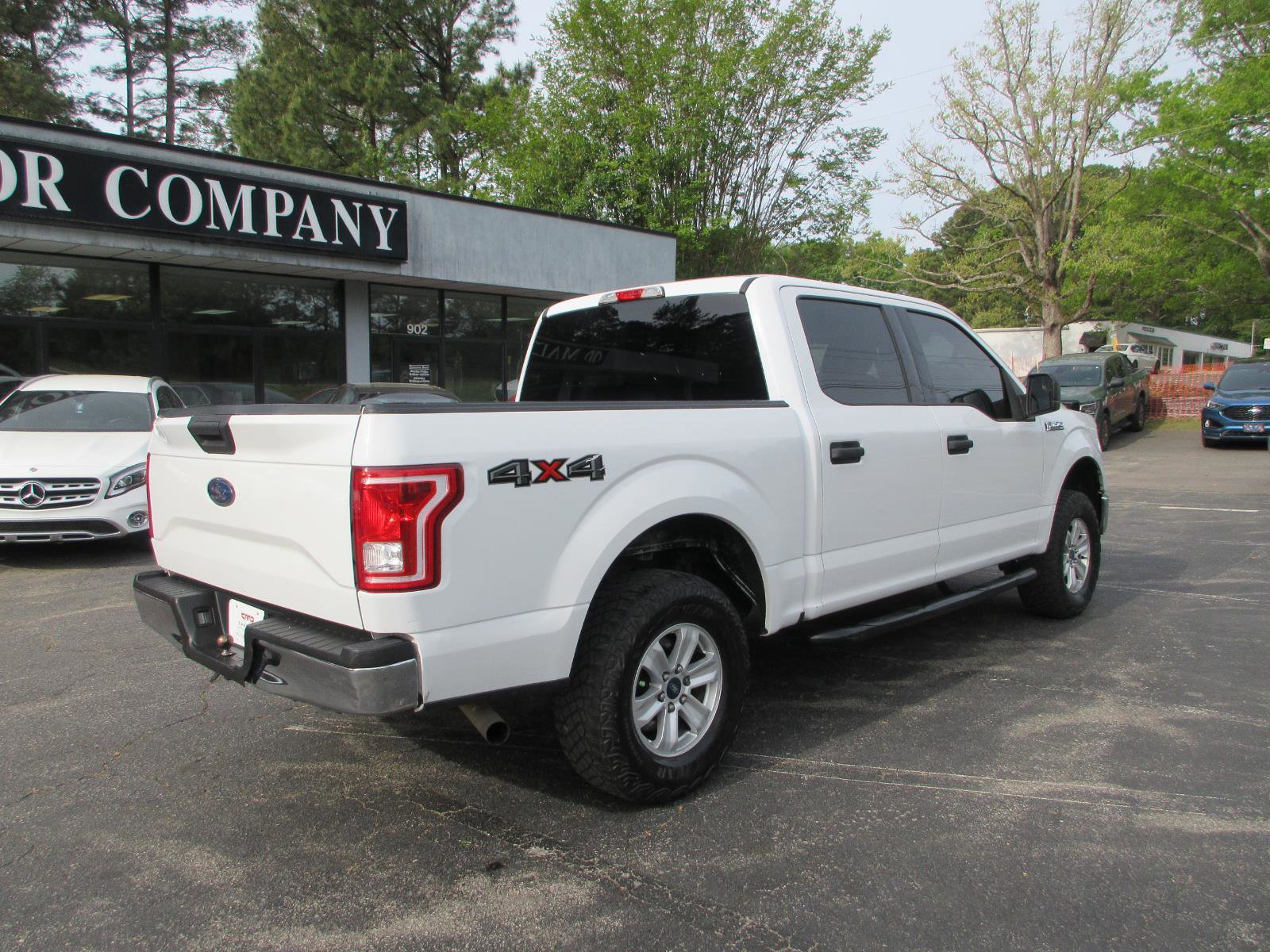 Used 2017 Ford F150 XLT AWD/4WD image 5