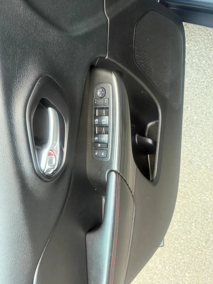 Used 2014 Jeep Cherokee Trailhawk w/ Comfort/Convenience Group AWD/4WD image 26