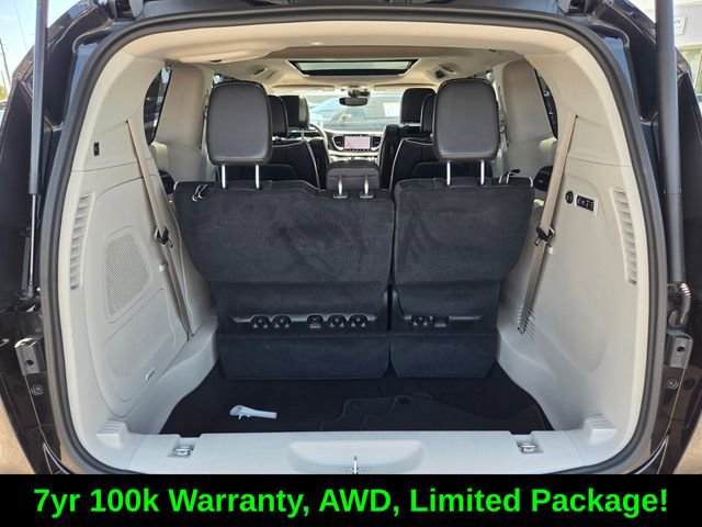 Used 2022 Chrysler Pacifica Limited w/ Uconnect Theater Family Group AWD/4WD image 16