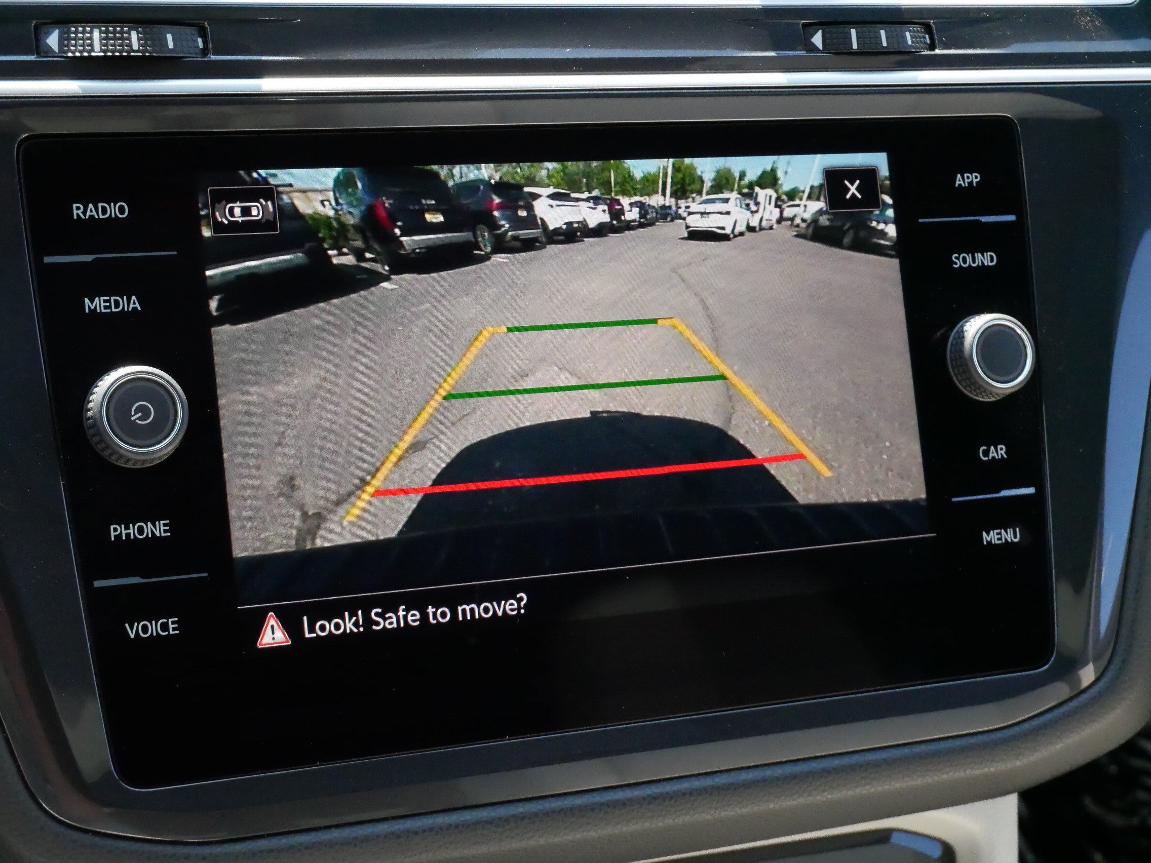 Certified 2024 Volkswagen Tiguan SE R-Line FWD image 30